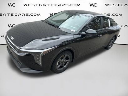 New 2025 Kia K4 LXS