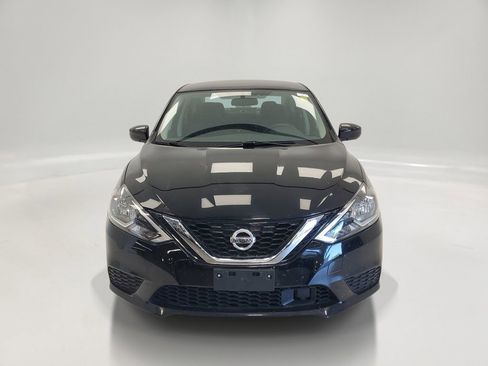 Used 2019 Nissan Sentra S w/ Appearance Package FWD image 2