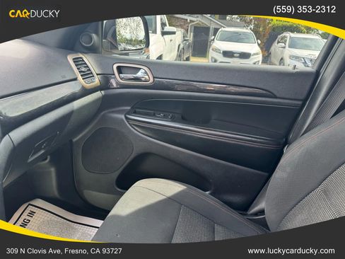 Used 2016 Jeep Grand Cherokee Laredo 75th Anniversary image 15