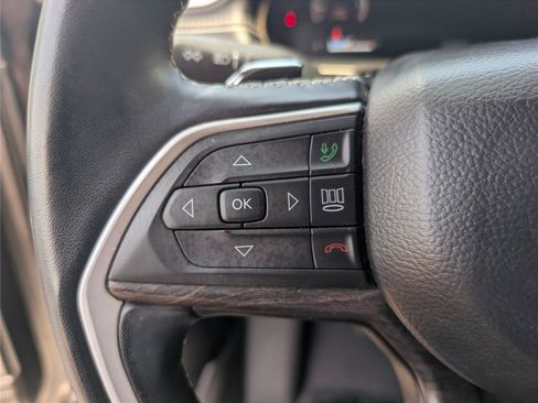 Used 2022 Jeep Grand Cherokee L Limited AWD/4WD image 27