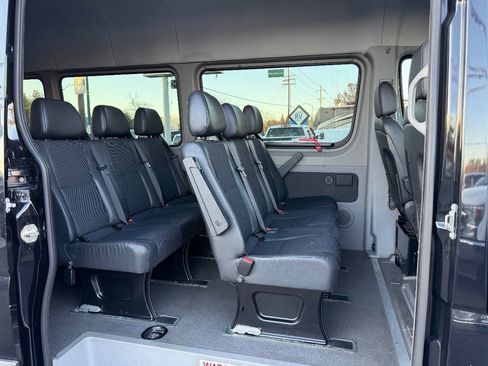 Used 2016 Mercedes-Benz Sprinter 2500 image 10