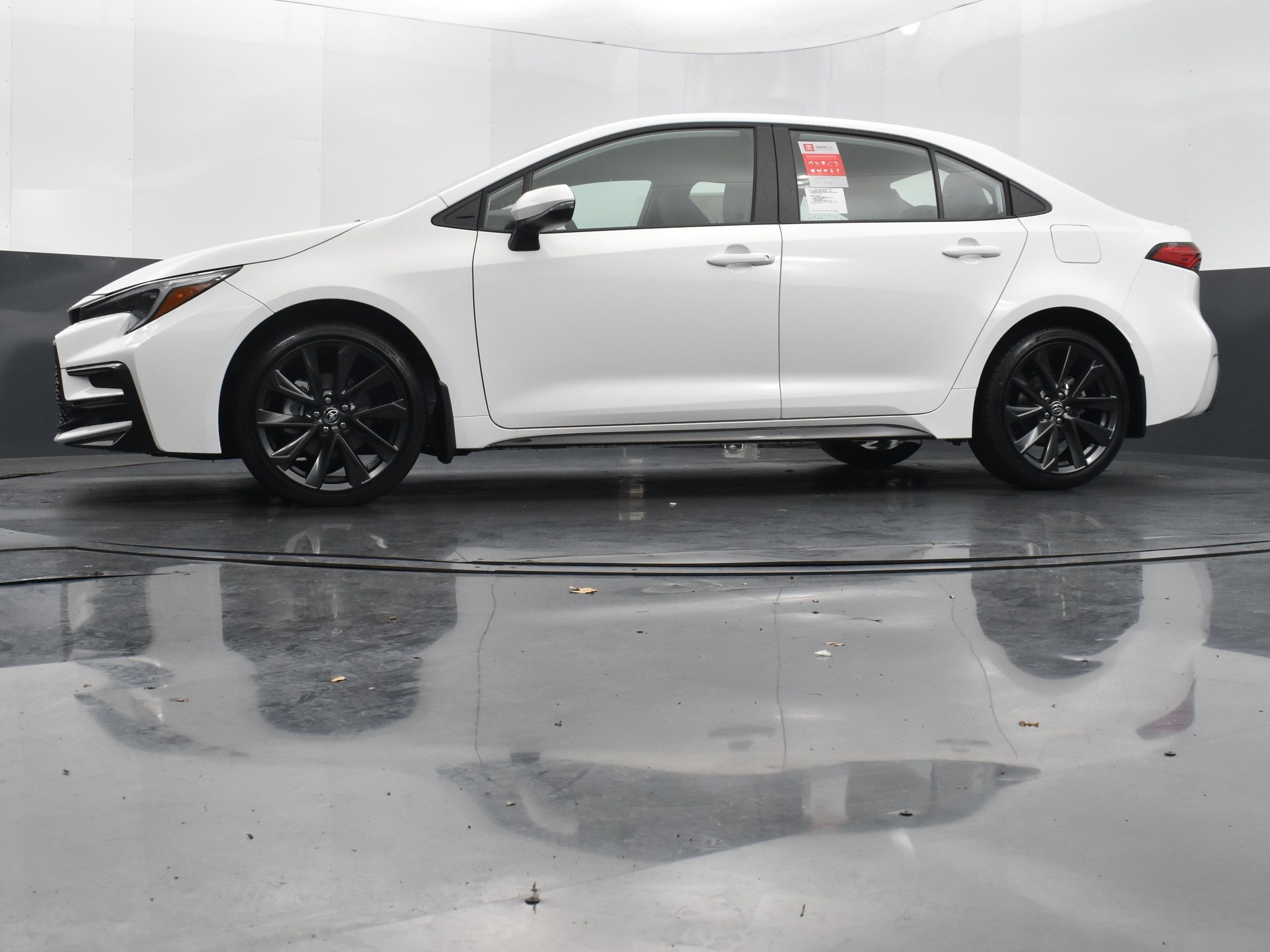 Used 2026 Toyota Corolla SE FWD image 37