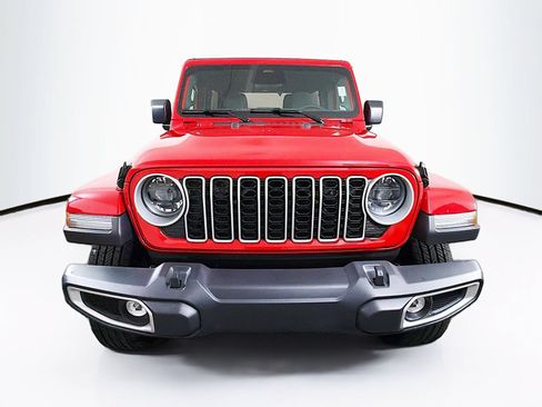 Used 2026 Jeep Wrangler Unlimited Sahara AWD/4WD image 2