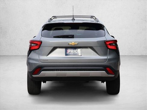 Used 2024 Chevrolet Trax LT w/ Driver Confidence Package FWD image 6