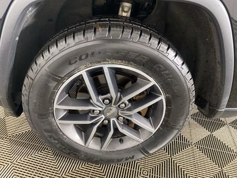 Used 2018 Jeep Grand Cherokee Limited AWD/4WD image 29