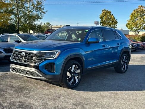 Used 2024 Volkswagen Atlas Cross Sport SEL image 3