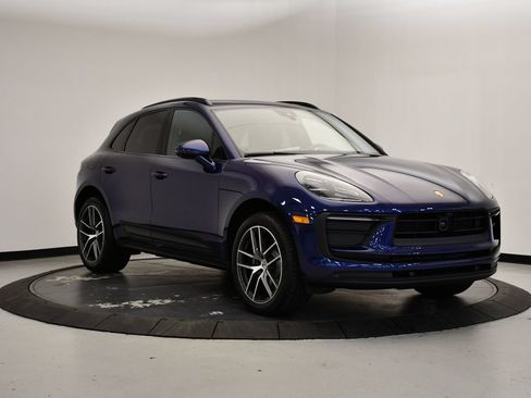 Certified 2026 Porsche Macan AWD/4WD image 9
