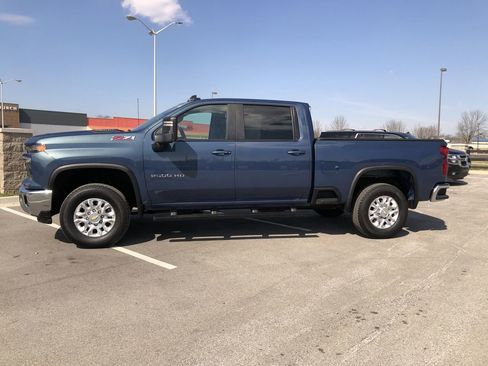 Used 2025 Chevrolet Silverado 2500 LT image 3