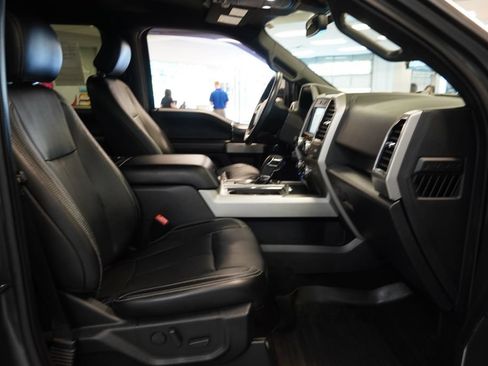 Used 2019 Ford F150 Lariat w/ Equipment Group 502A Luxury AWD/4WD image 35