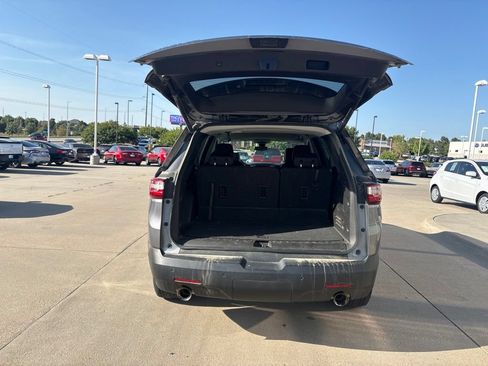 Used 2018 Chevrolet Traverse LT AWD/4WD image 42