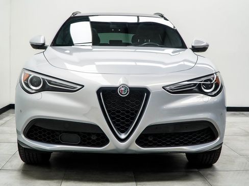 Used 2023 Alfa Romeo Stelvio Ti image 7