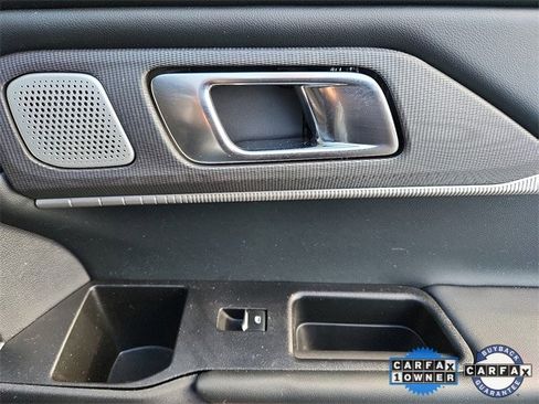 Certified 2025 Ford Explorer ST image 33