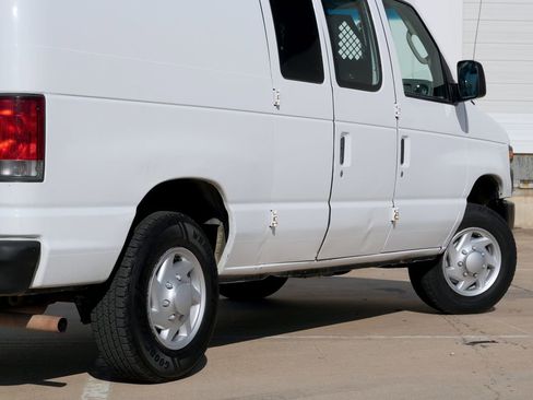 Used 2014 Ford E-150 and Econoline 150 w/ Power Group RWD image 33