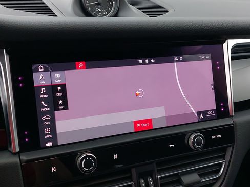 Used 2023 Porsche Macan image 24