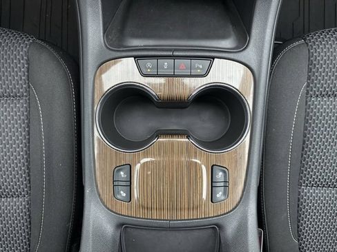 Used 2020 GMC Acadia SLE w/ Driver Convenience Package image 26