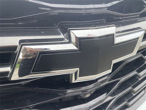 Used 2023 Chevrolet Traverse RS image 32