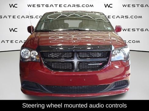 Used 2017 Dodge Grand Caravan SE image 4