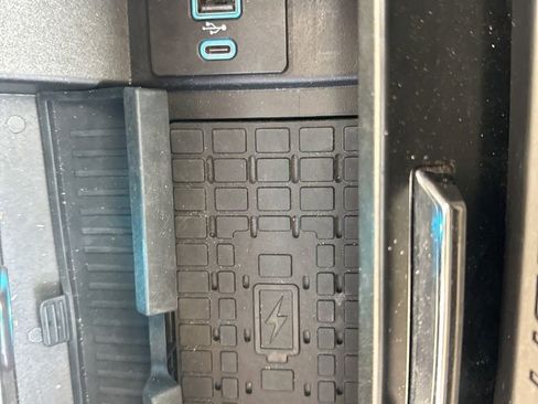 Used 2023 Ford Expedition Max XLT image 34