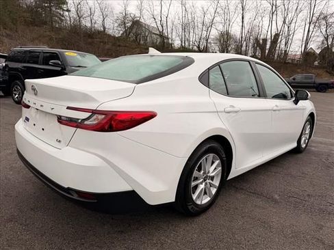 Used 2026 Toyota Camry LE image 3