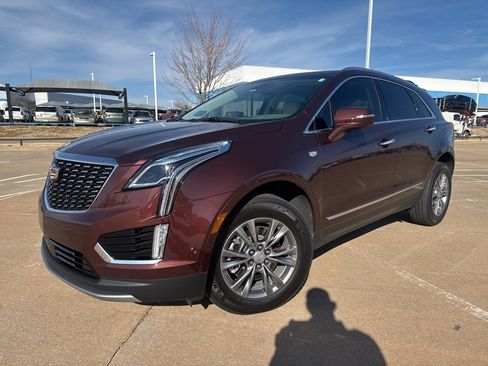 Used 2023 Cadillac XT5 Premium Luxury w/ Technology Package image 1