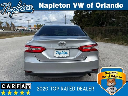 Used 2018 Toyota Camry LE image 15