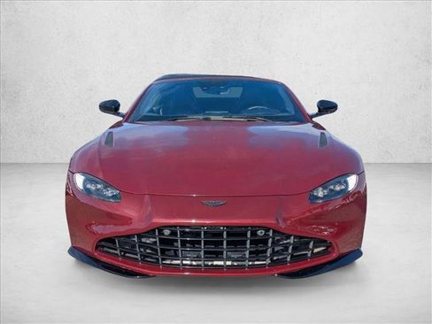Used 2021 Aston Martin V8 Vantage Roadster image 2