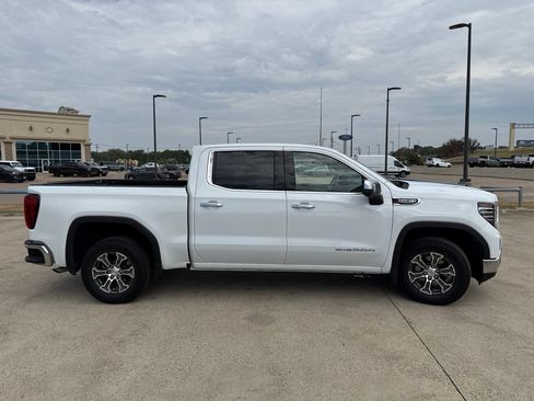 Used 2024 GMC Sierra 1500 SLT RWD image 17