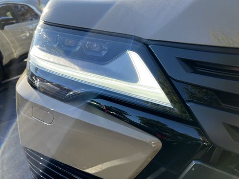 Used 2025 Lexus LX 700h Overtrail image 12