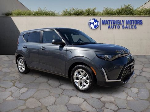 Used 2023 Kia Soul S image 1
