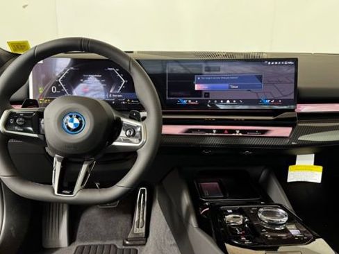 New 2027 BMW 550e xDrive AWD/4WD image 15
