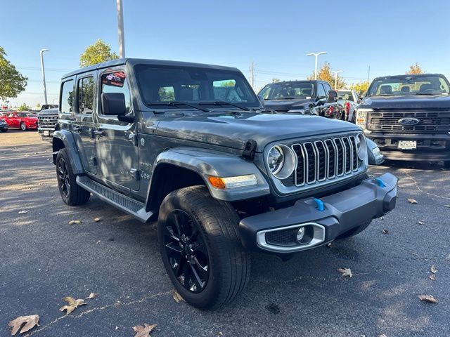 Used 2024 Jeep Wrangler Unlimited Sahara AWD/4WD image 4