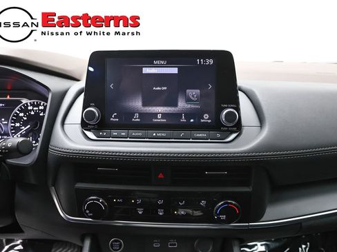 Used 2023 Nissan Rogue S AWD/4WD image 12