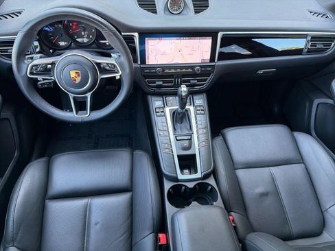 Used 2020 Porsche Macan AWD/4WD image 29