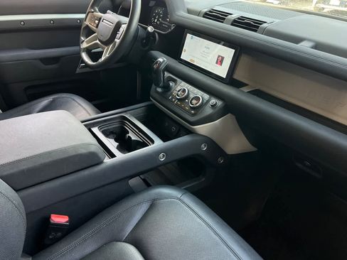 Used 2022 Land Rover Defender 90 S AWD/4WD image 17
