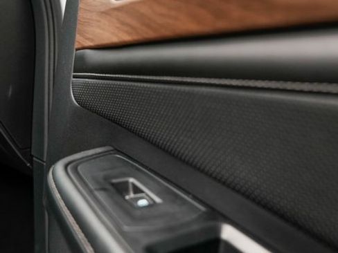 Used 2024 Volkswagen Atlas SE image 32