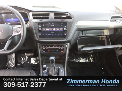 Used 2022 Volkswagen Tiguan SE image 17