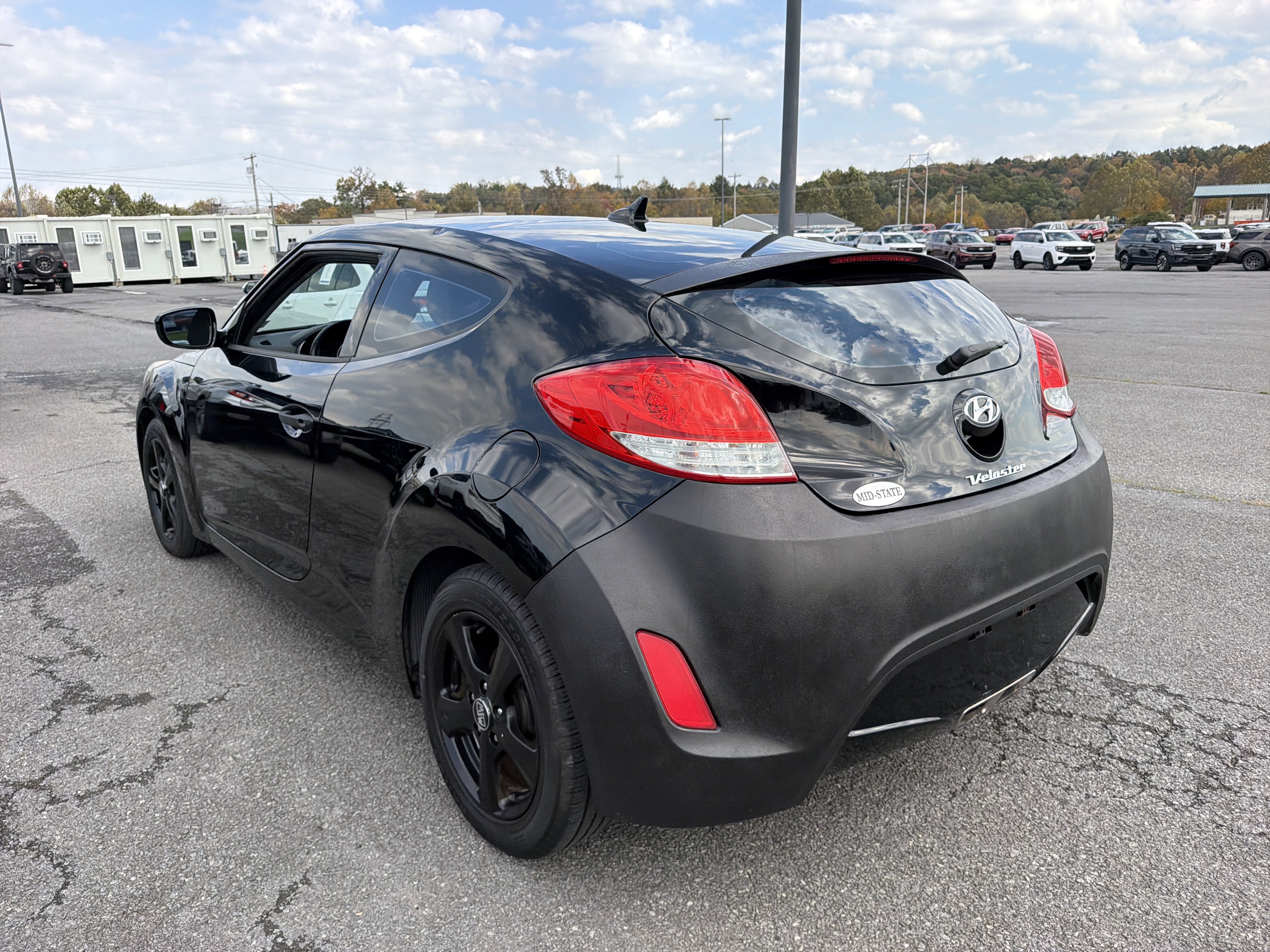 Used 2013 Hyundai Veloster w/ Style Pkg FWD image 6