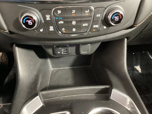Used 2021 Chevrolet Traverse RS w/ LPO, Floor Liner Package AWD/4WD image 32