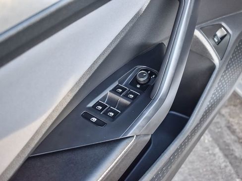 Used 2025 Volkswagen Jetta SE image 20