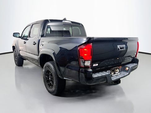 Used 2022 Toyota Tacoma SR5 RWD image 8