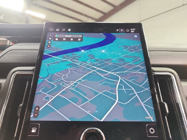 Used 2025 GMC Yukon Denali RWD image 16