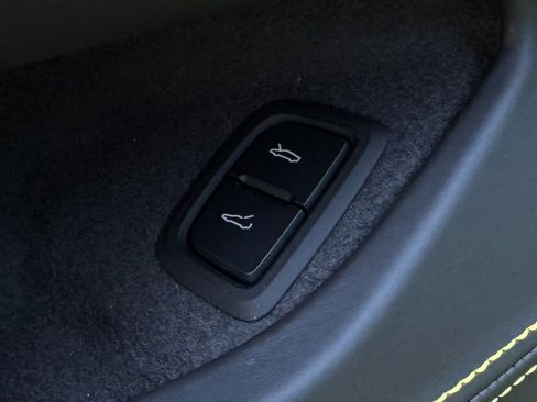 Used 2023 Chevrolet Corvette Stingray Premium Conv image 93