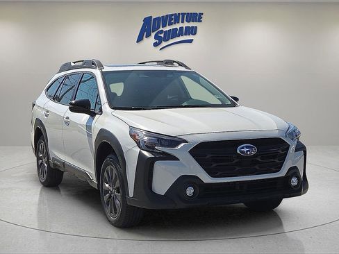 Used 2025 Subaru Outback Onyx Edition image 1