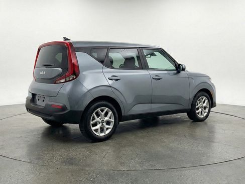 Used 2025 Kia Soul LX w/ LX Technology Package FWD image 9