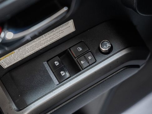 Used 2017 Toyota Tacoma TRD Off-Road image 39