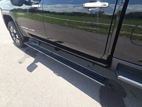 Used 2024 GMC Sierra 2500 Denali w/ Denali Reserve Package AWD/4WD image 14