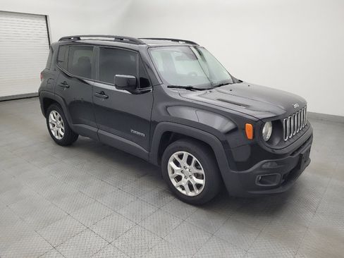 Used 2017 Jeep Renegade Latitude FWD image 11