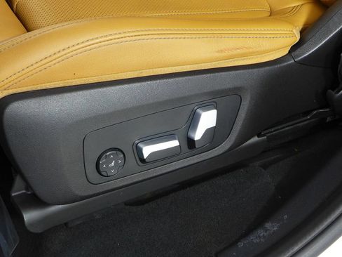 Used 2022 BMW X3 sDrive30i w/ M Sport Package RWD image 23