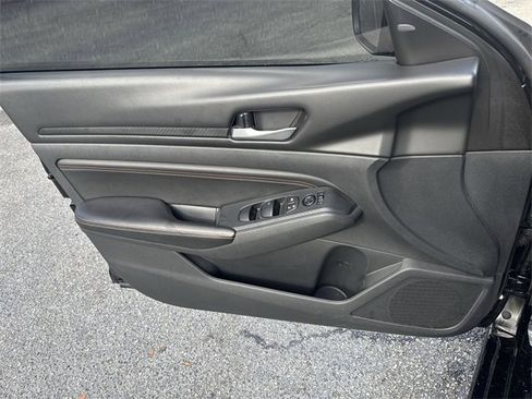 Used 2021 Nissan Altima 2.0 SR image 27