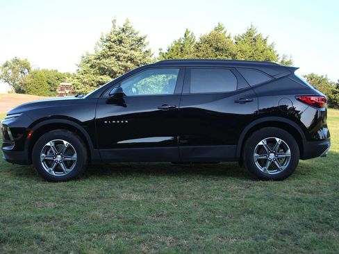Used 2023 Chevrolet Blazer LT w/ Convenience Package FWD image 6
